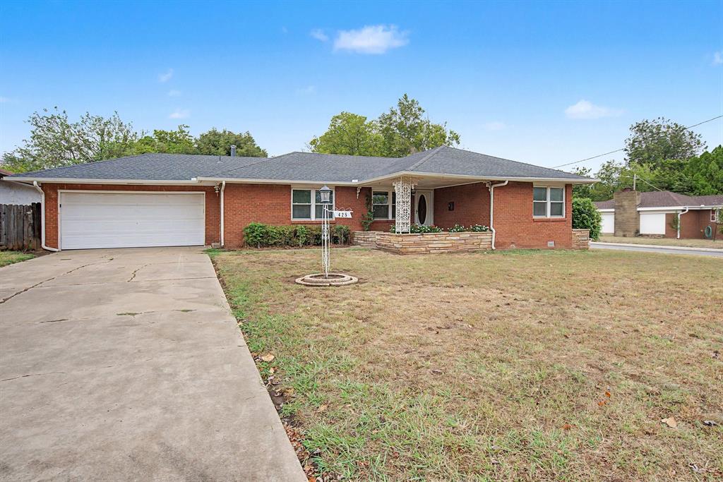 425 E Atkinson Drive Property Photo 4