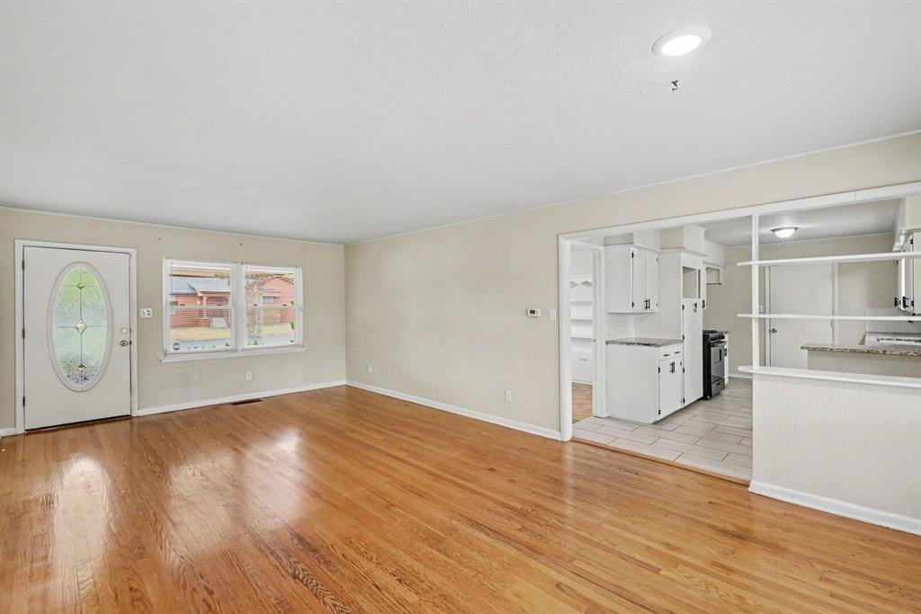 425 E Atkinson Drive Property Photo 7