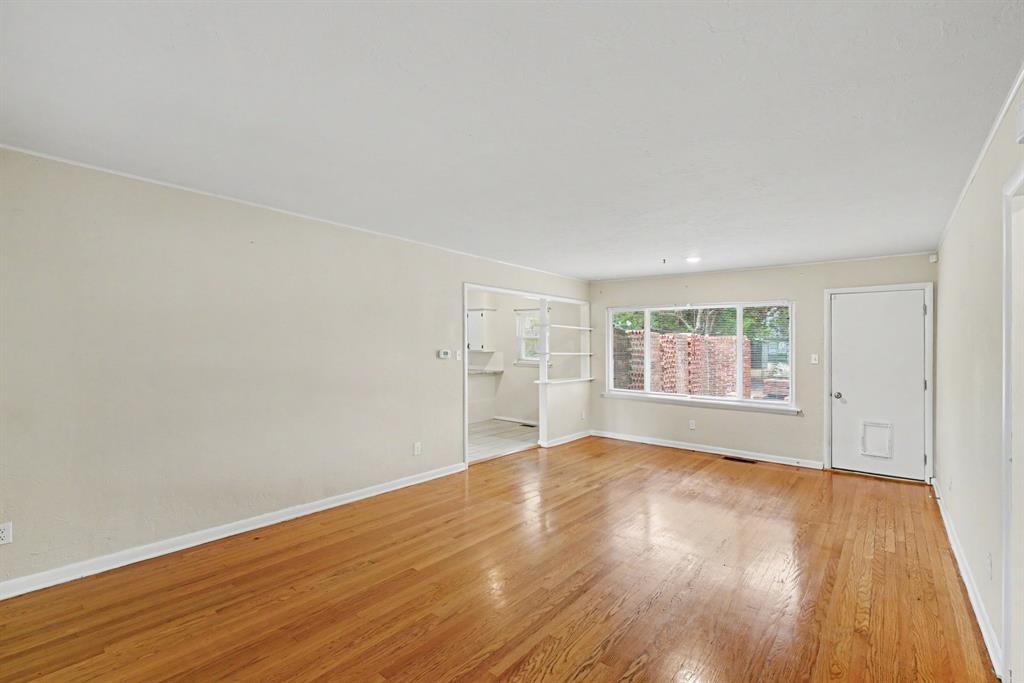 425 E Atkinson Drive Property Photo 8