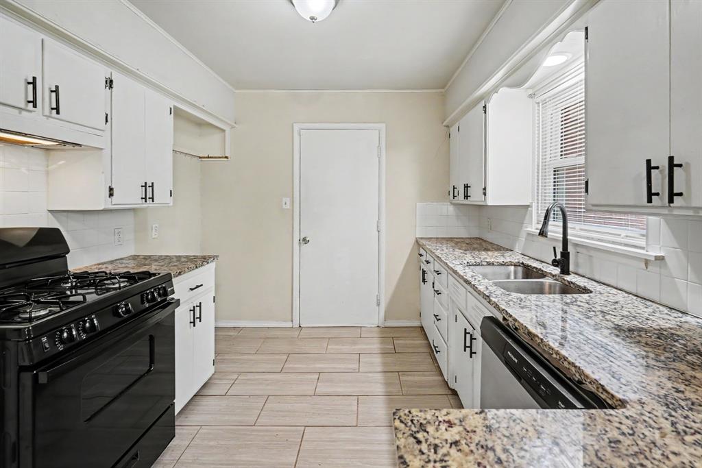 425 E Atkinson Drive Property Photo 15