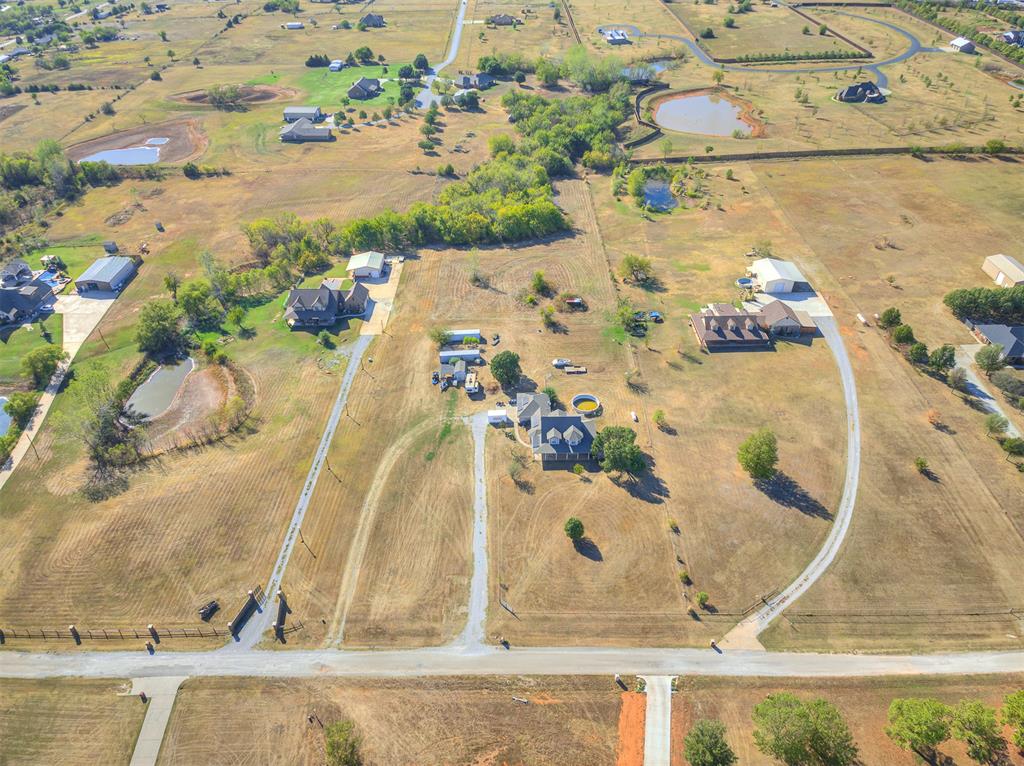 10025 Southern Creek Drive Property Photo 3