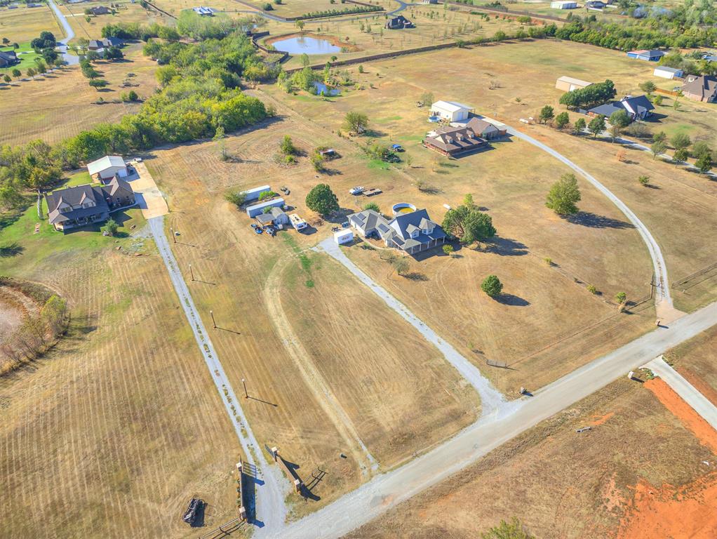 10025 Southern Creek Drive Property Photo 5