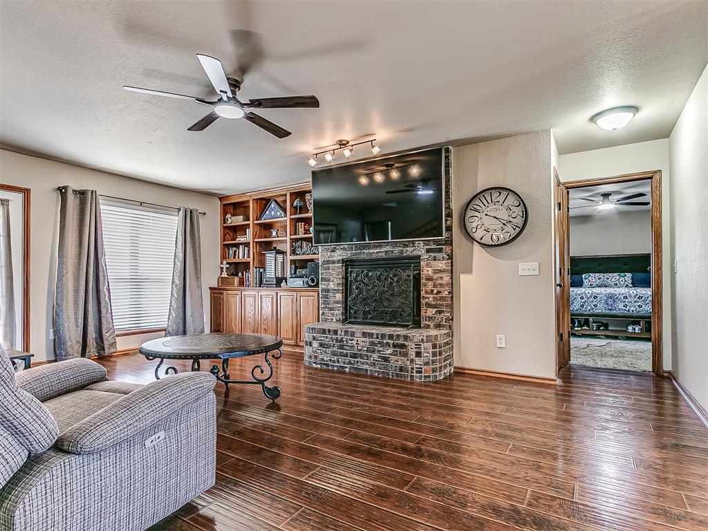 10025 Southern Creek Drive Property Photo 11