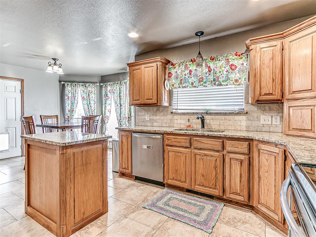 10025 Southern Creek Drive Property Photo 23