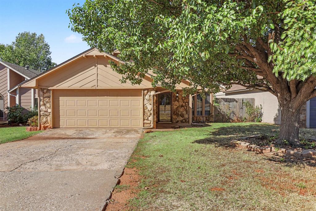 13513 Country Place Property Photo 1