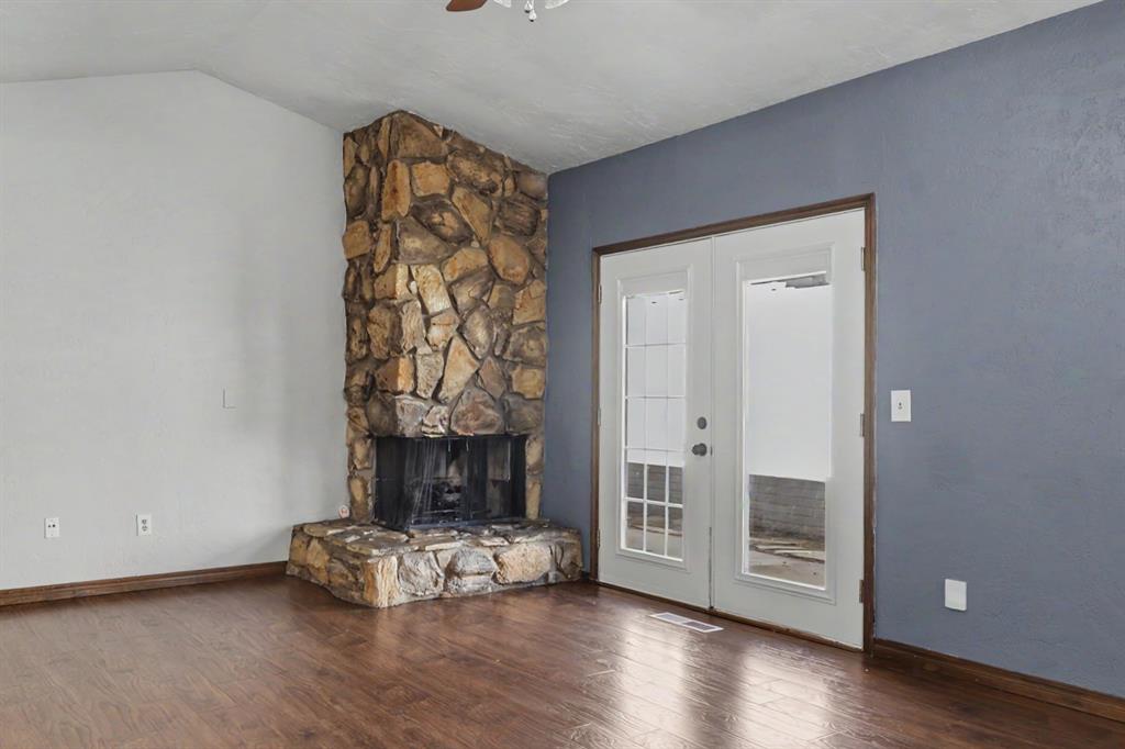 13513 Country Place Property Photo 6