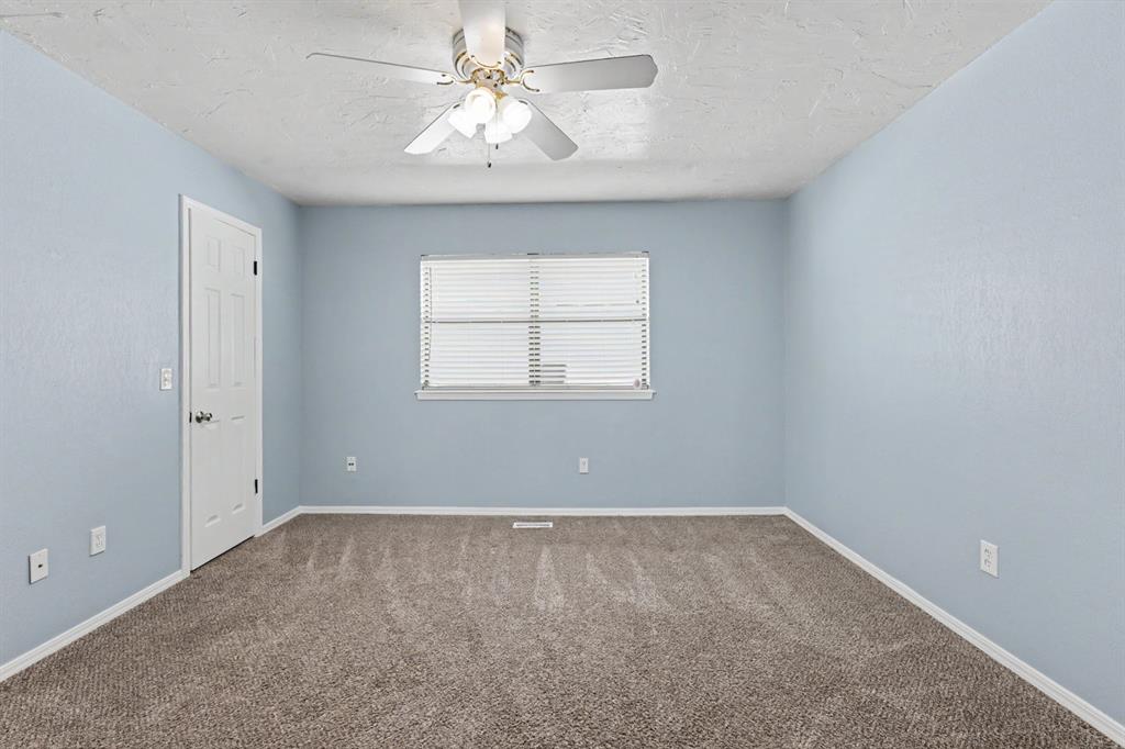 13513 Country Place Property Photo 13