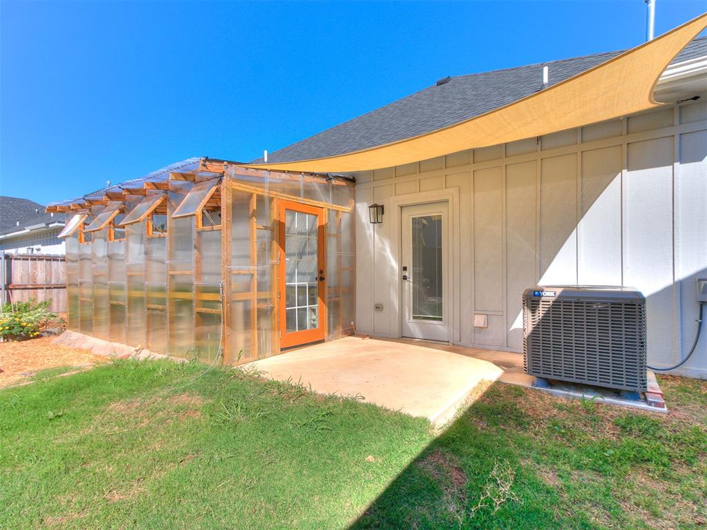 4704 Nw 16th Place Property Photo 7