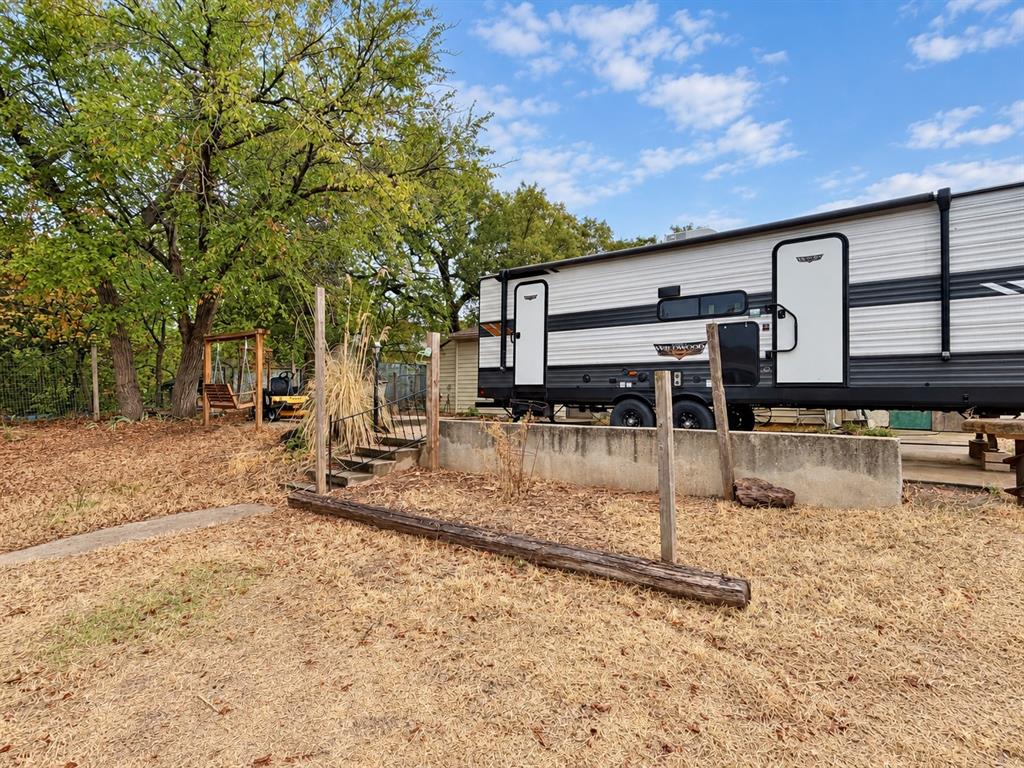 21605 E Eighth Street Property Photo 23