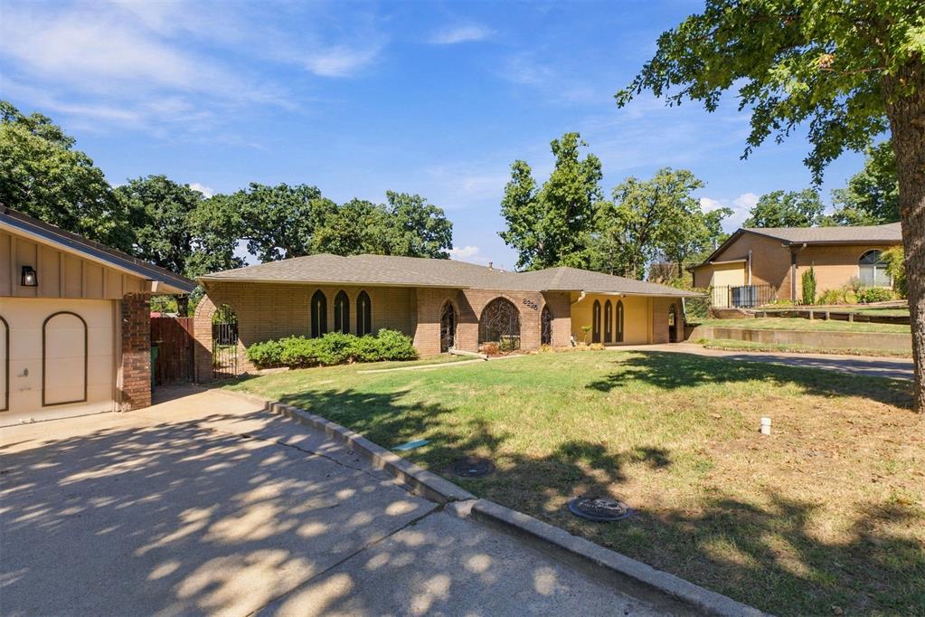 8225 Golden Oaks Road Property Photo 10