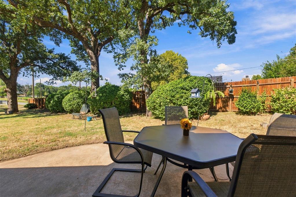 8225 Golden Oaks Road Property Photo 27