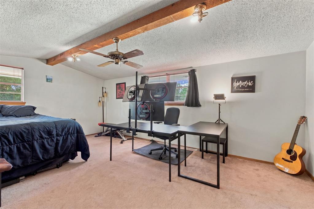 8225 Golden Oaks Road Property Photo 31