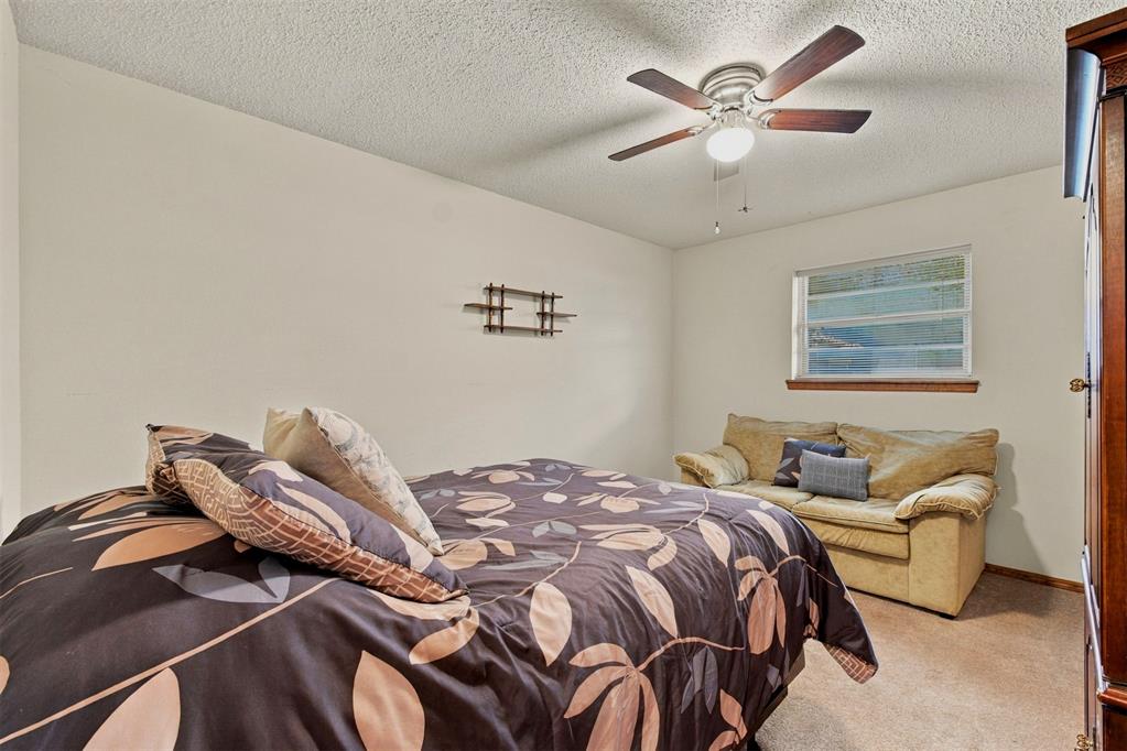 8225 Golden Oaks Road Property Photo 35