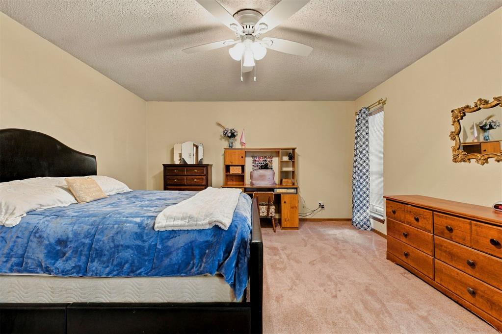 8225 Golden Oaks Road Property Photo 36