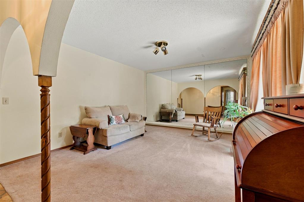 8225 Golden Oaks Road Property Photo 40