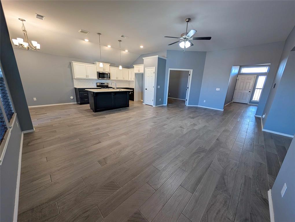 6801 Nw 155th Street Property Photo 4