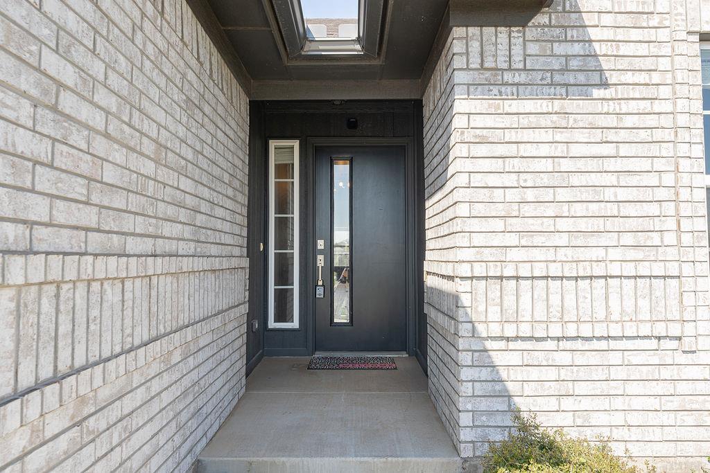 401 Nest Drive Property Photo 3