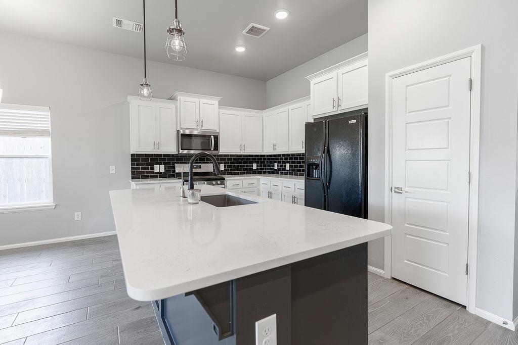 401 Nest Drive Property Photo 17