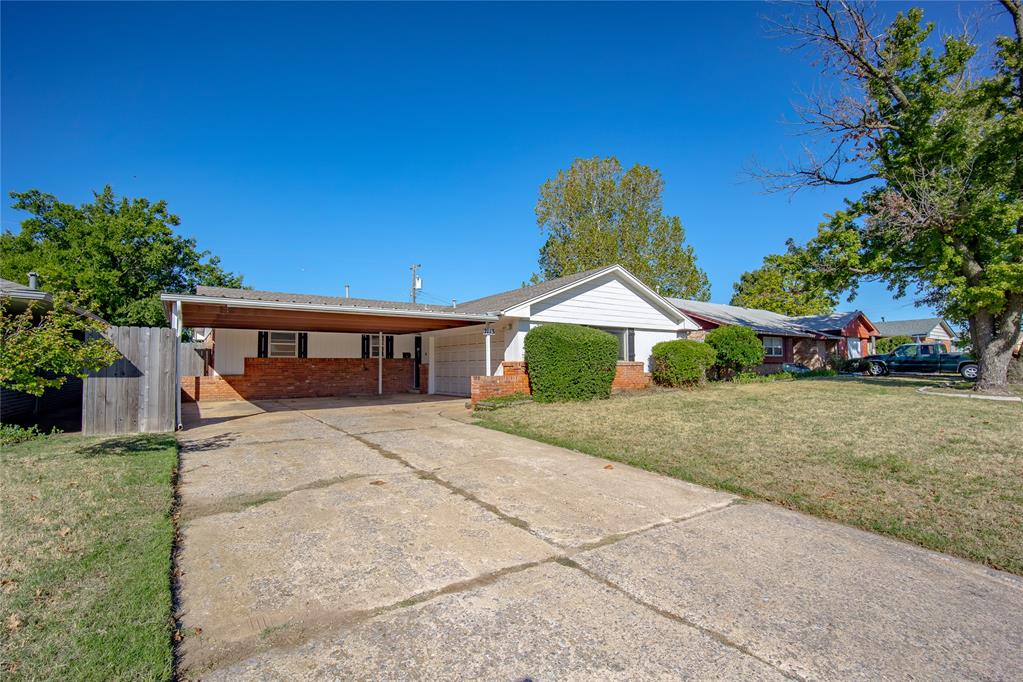 2113 N Willow Avenue Property Photo 2