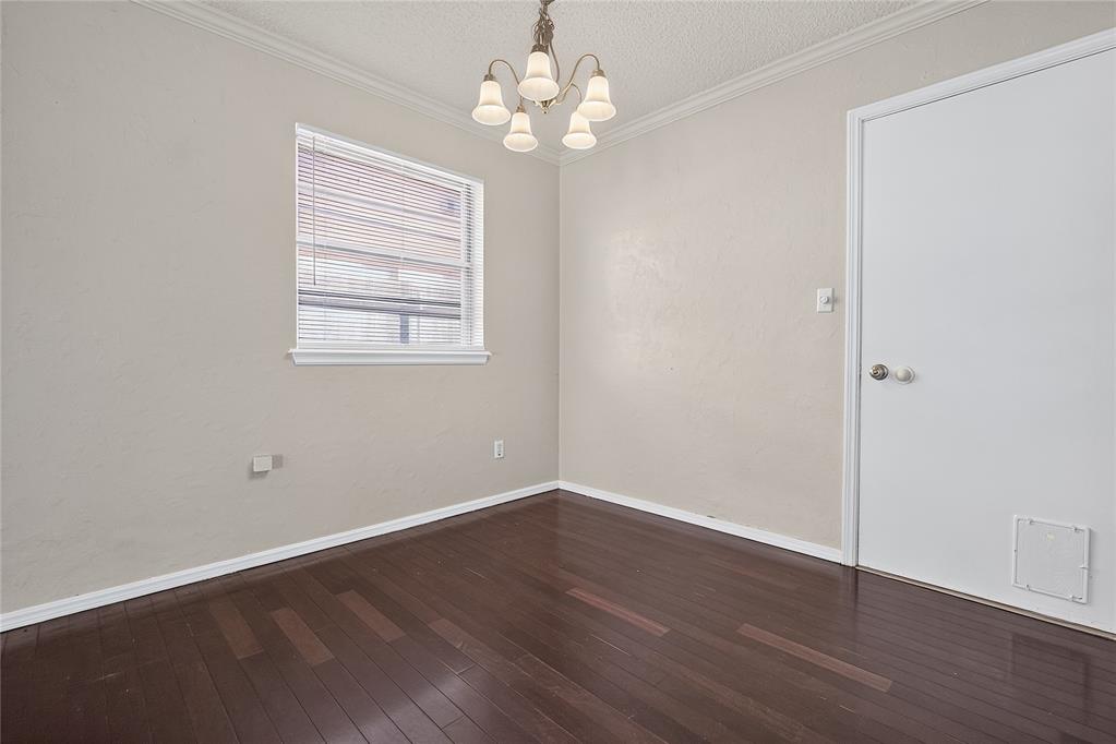 2113 N Willow Avenue Property Photo 9