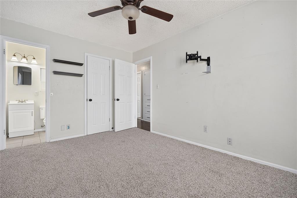 2113 N Willow Avenue Property Photo 11