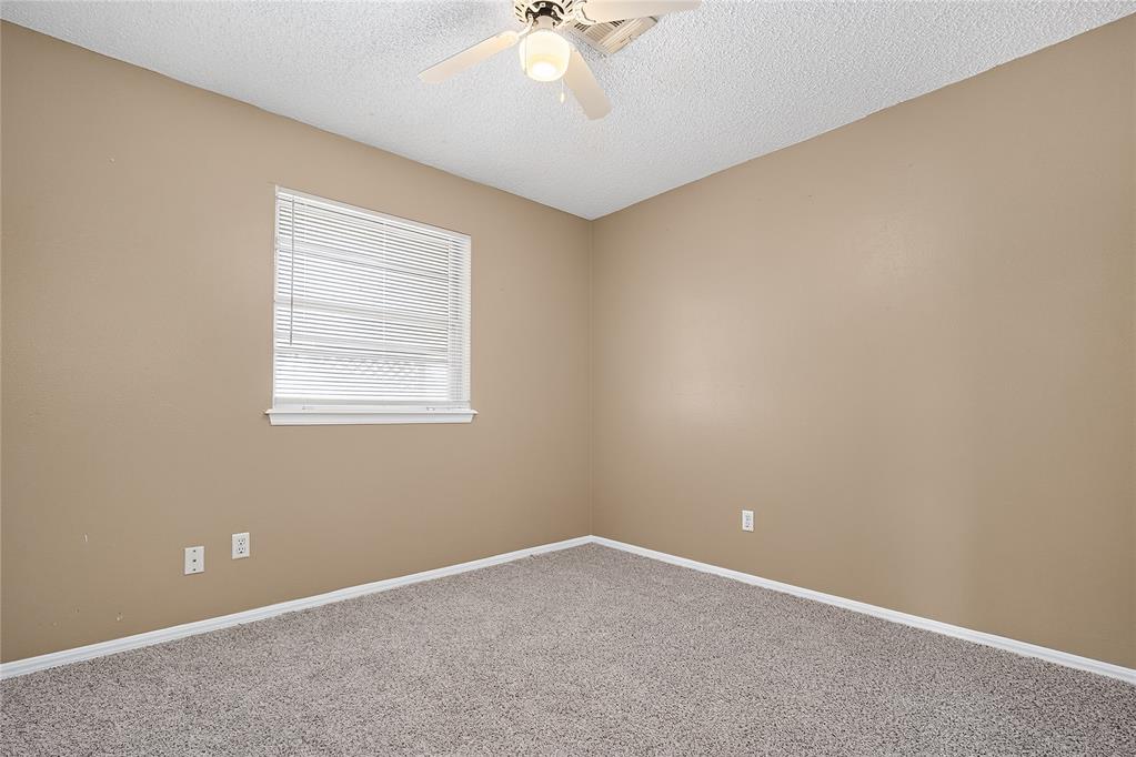 2113 N Willow Avenue Property Photo 14