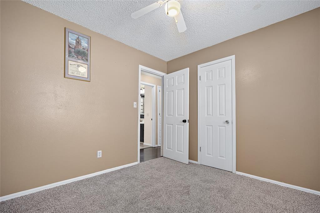 2113 N Willow Avenue Property Photo 15