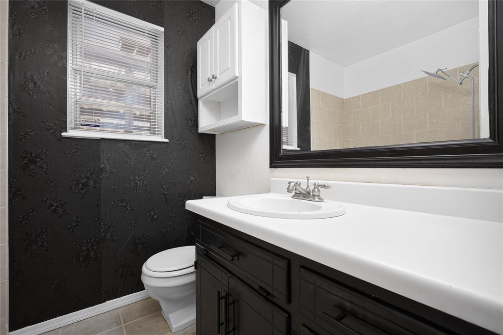 2113 N Willow Avenue Property Photo 16