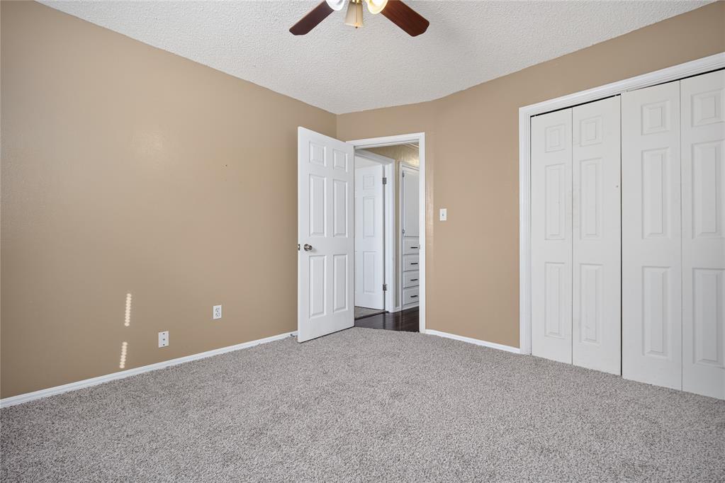2113 N Willow Avenue Property Photo 18
