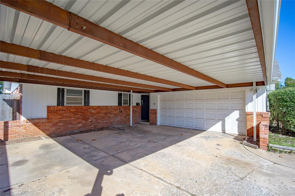2113 N Willow Avenue Property Photo 23