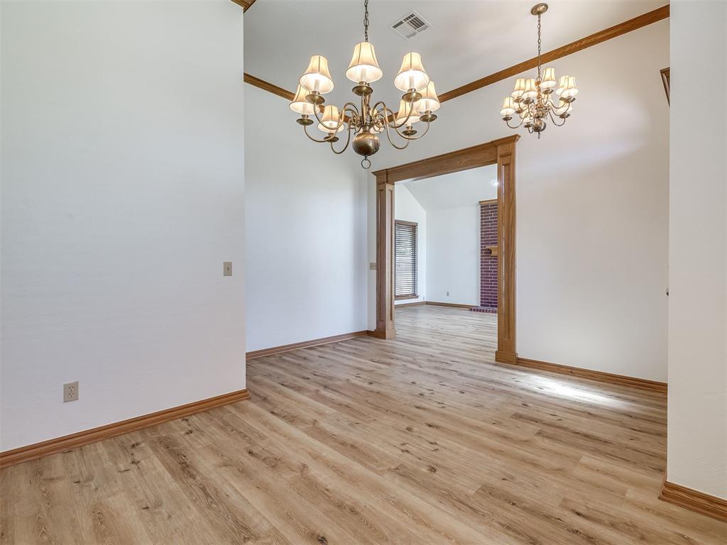 802 Hampton Court Property Photo 6