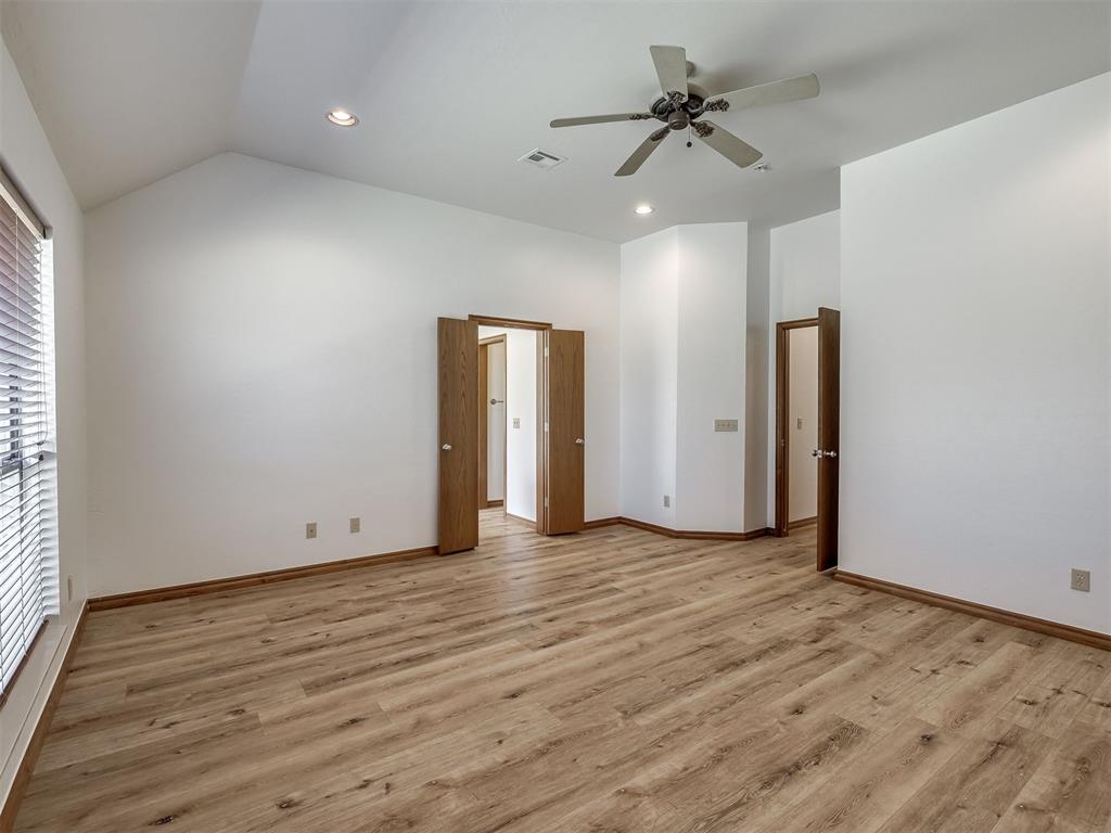 802 Hampton Court Property Photo 19