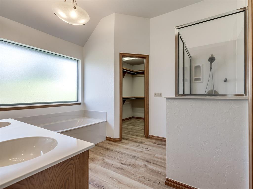 802 Hampton Court Property Photo 20