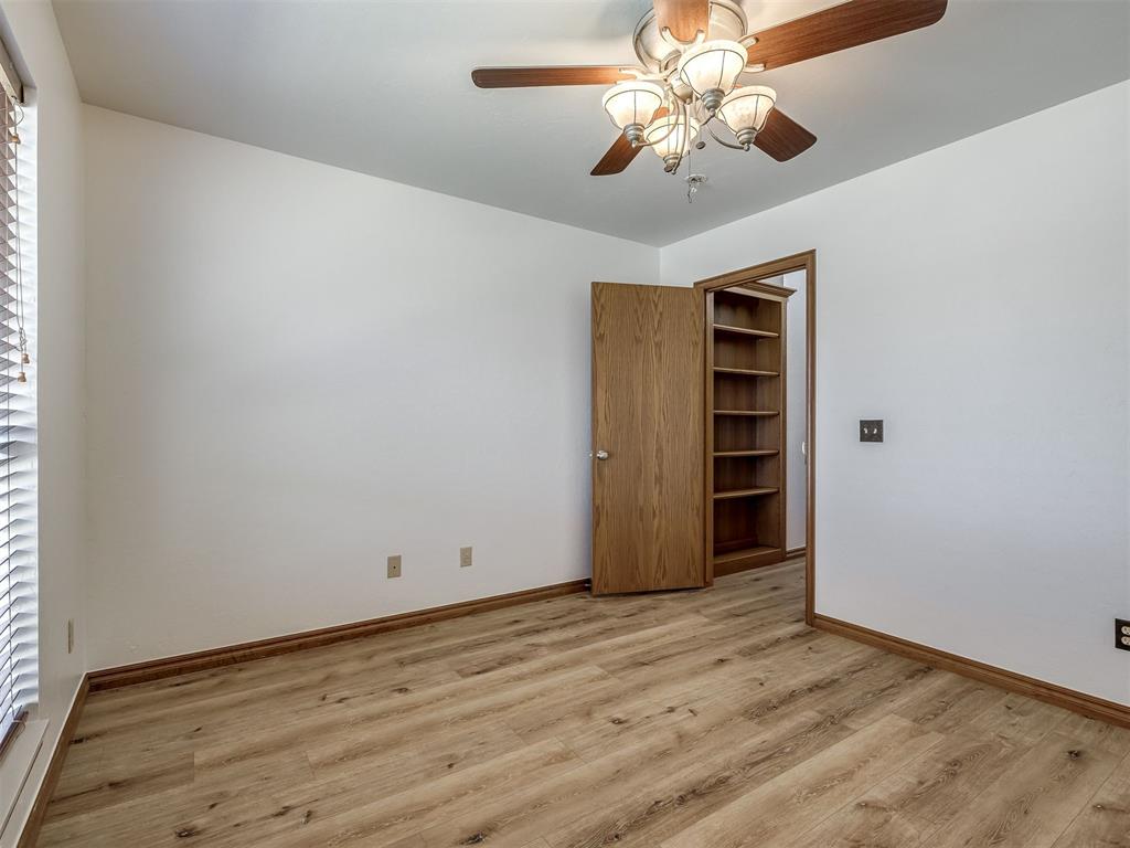 802 Hampton Court Property Photo 29