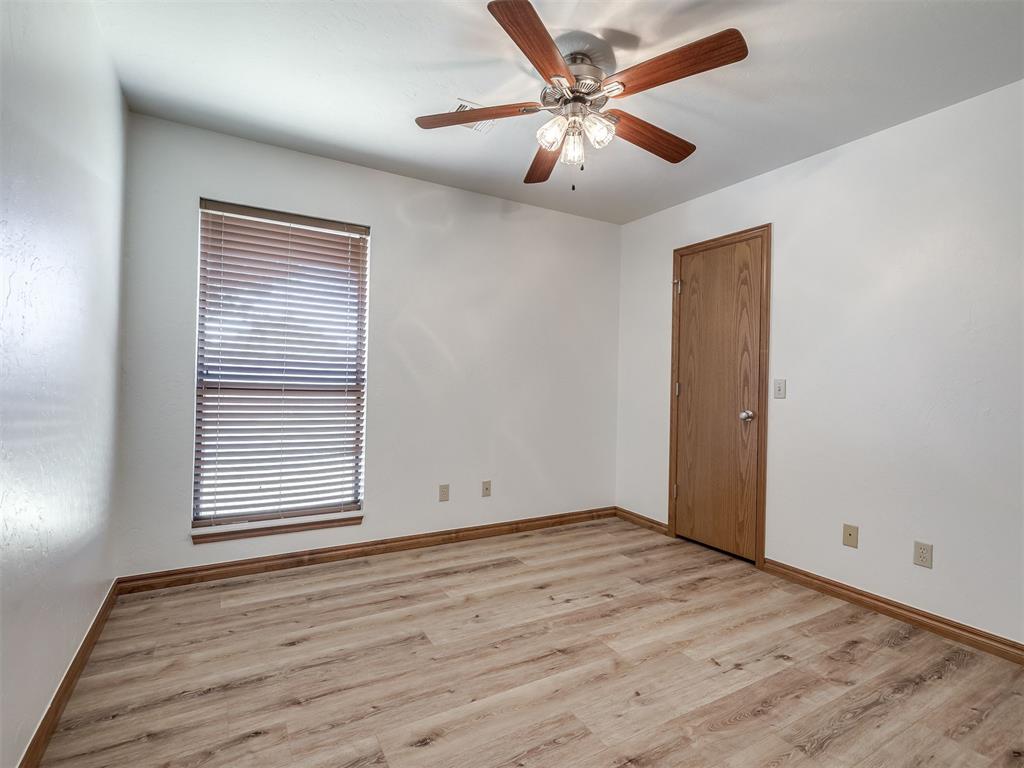 802 Hampton Court Property Photo 33