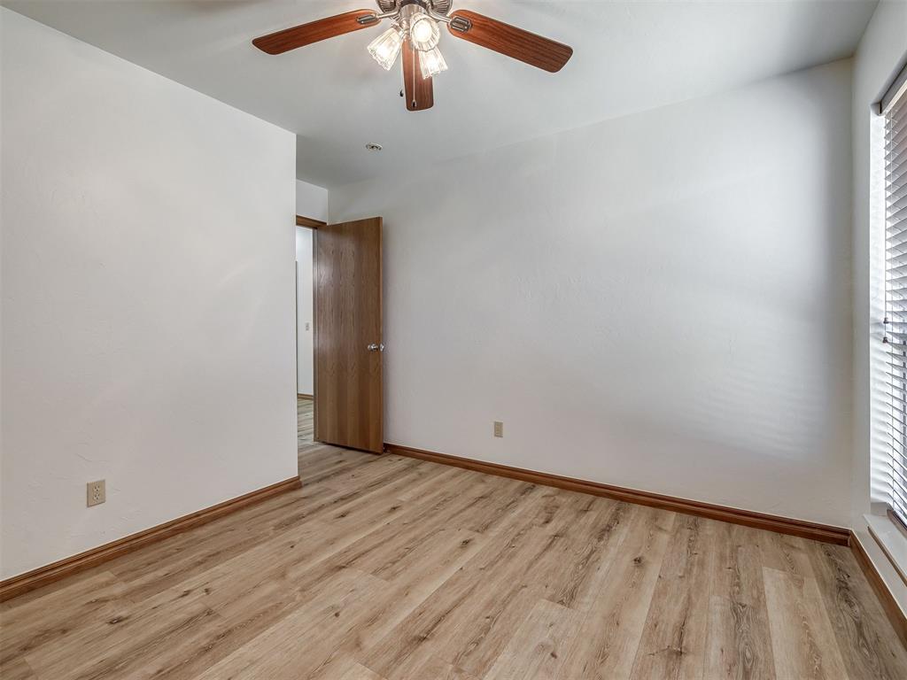 802 Hampton Court Property Photo 34