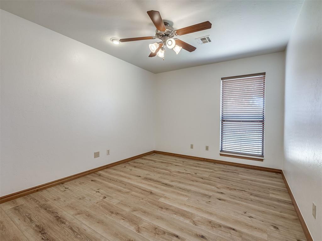 802 Hampton Court Property Photo 35
