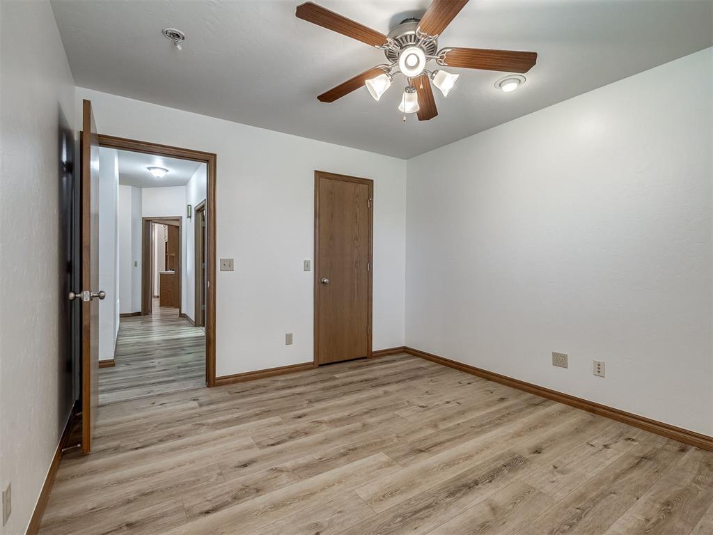 802 Hampton Court Property Photo 36