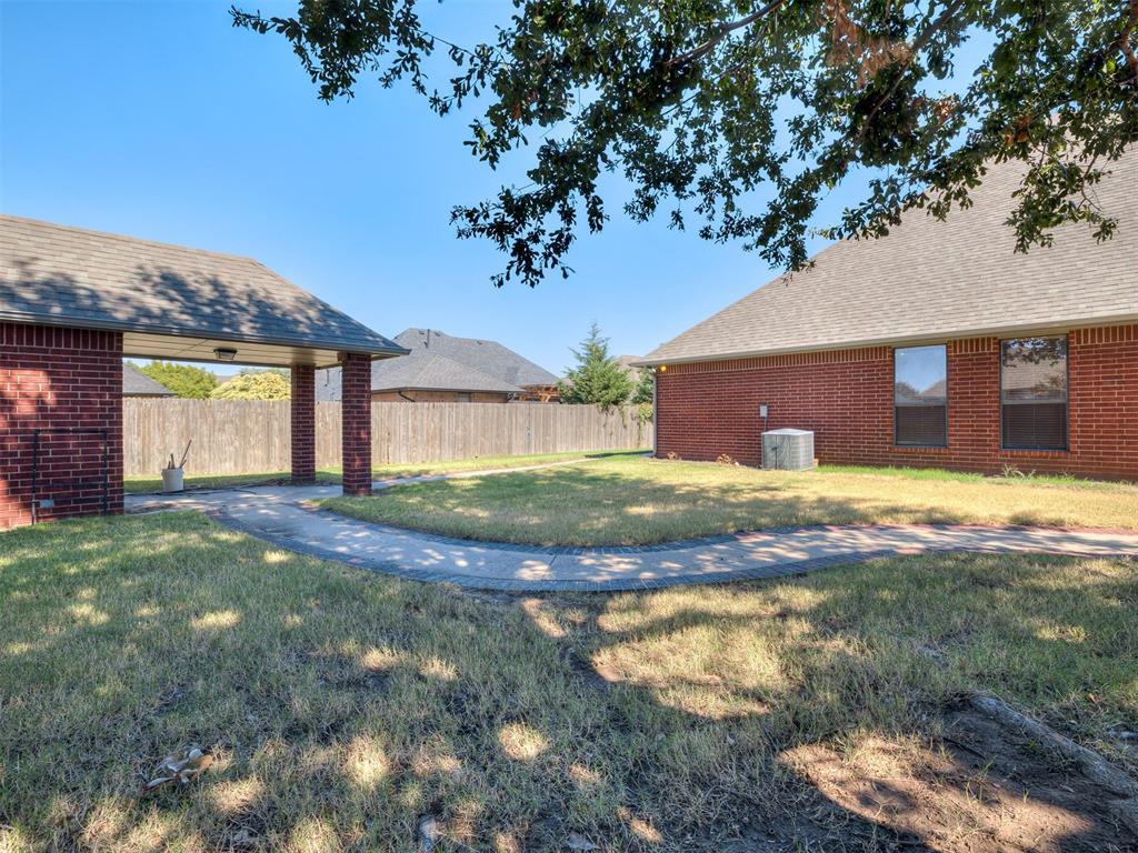 802 Hampton Court Property Photo 44