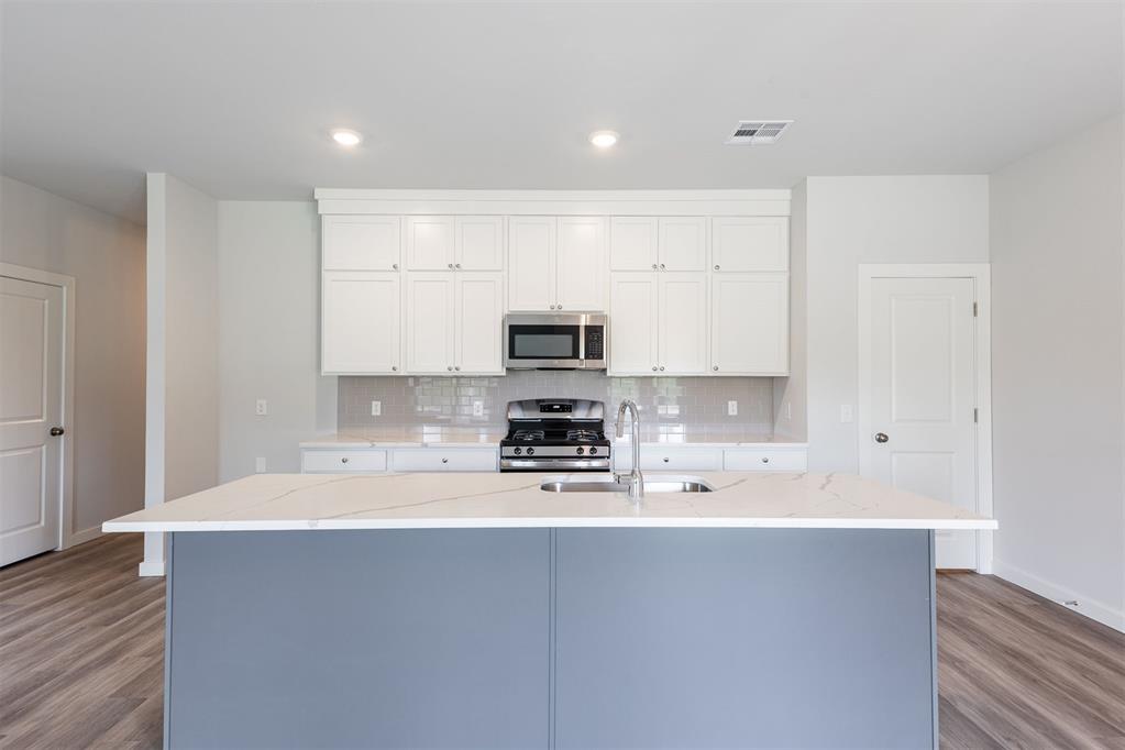 3796 Sumac Way Property Photo 8