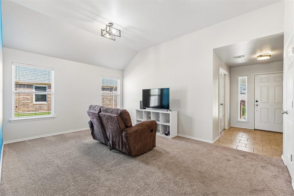 12607 Se 18th Street Property Photo 8