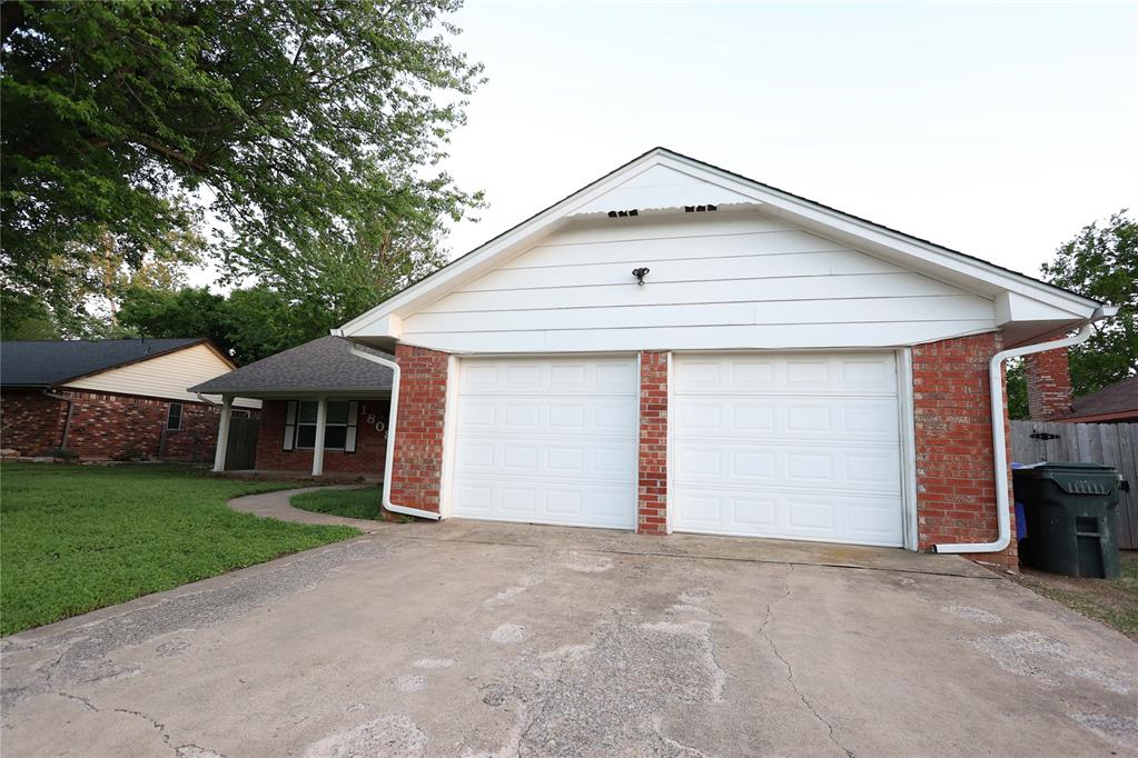1808 Ridgewood Drive Property Photo 2