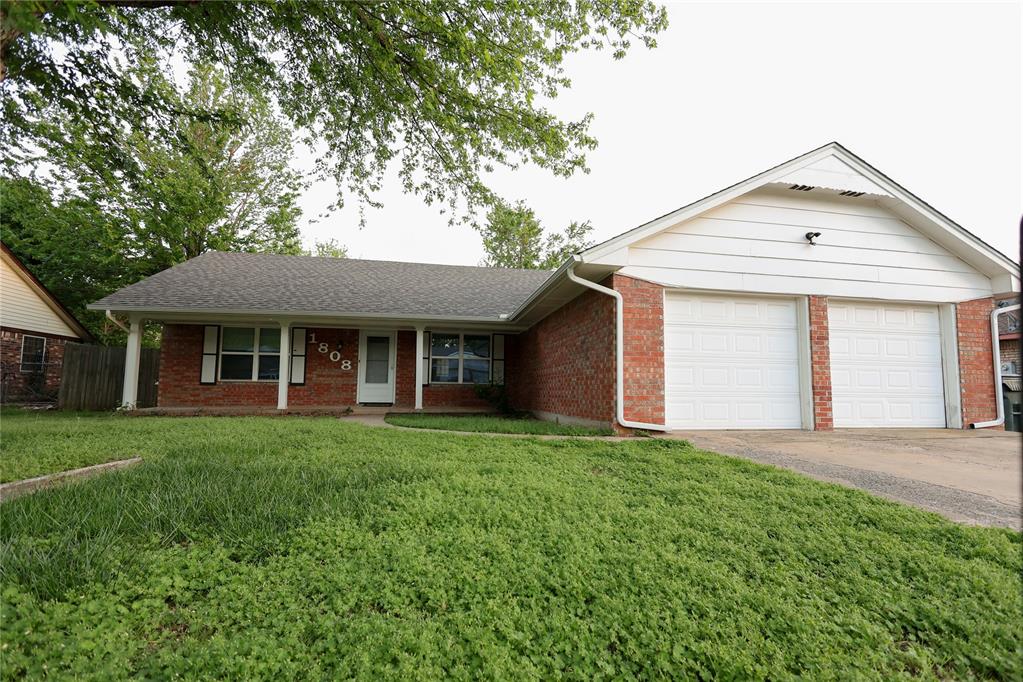 1808 Ridgewood Drive Property Photo 3