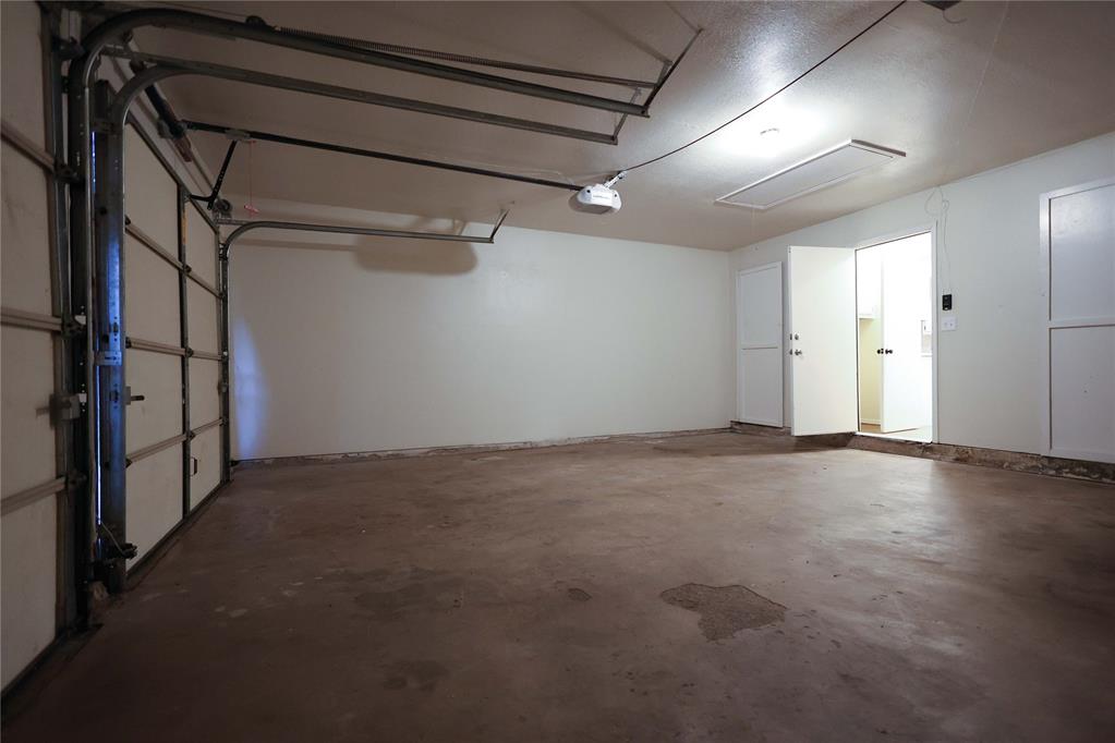1808 Ridgewood Drive Property Photo 6