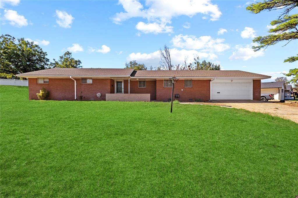 401 N Arizona Street Property Photo 1