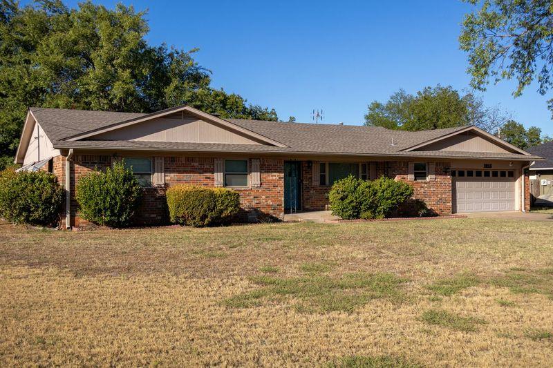 2815 W Beech Avenue Property Photo 1
