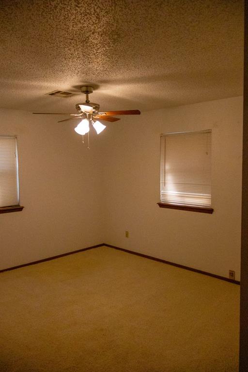 2815 W Beech Avenue Property Photo 24