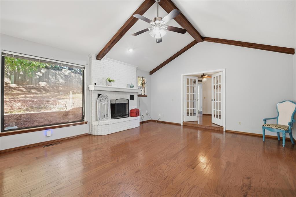 2301 Woodford Way Property Photo 8