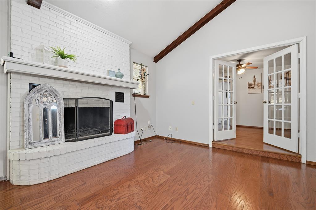 2301 Woodford Way Property Photo 9