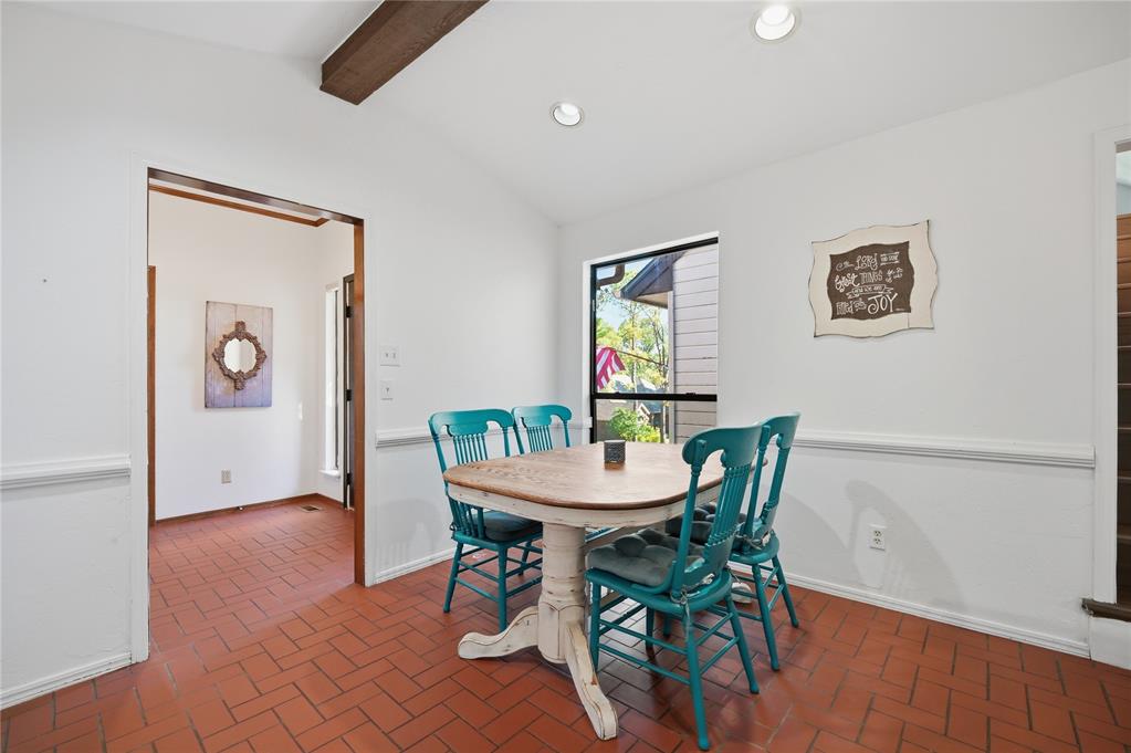 2301 Woodford Way Property Photo 11